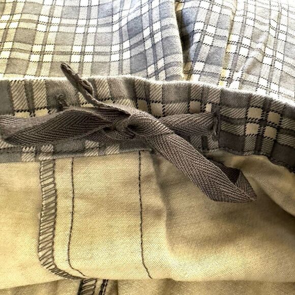 Uniqlo grey check  cropped drawstring pants - Picture 6 of 11